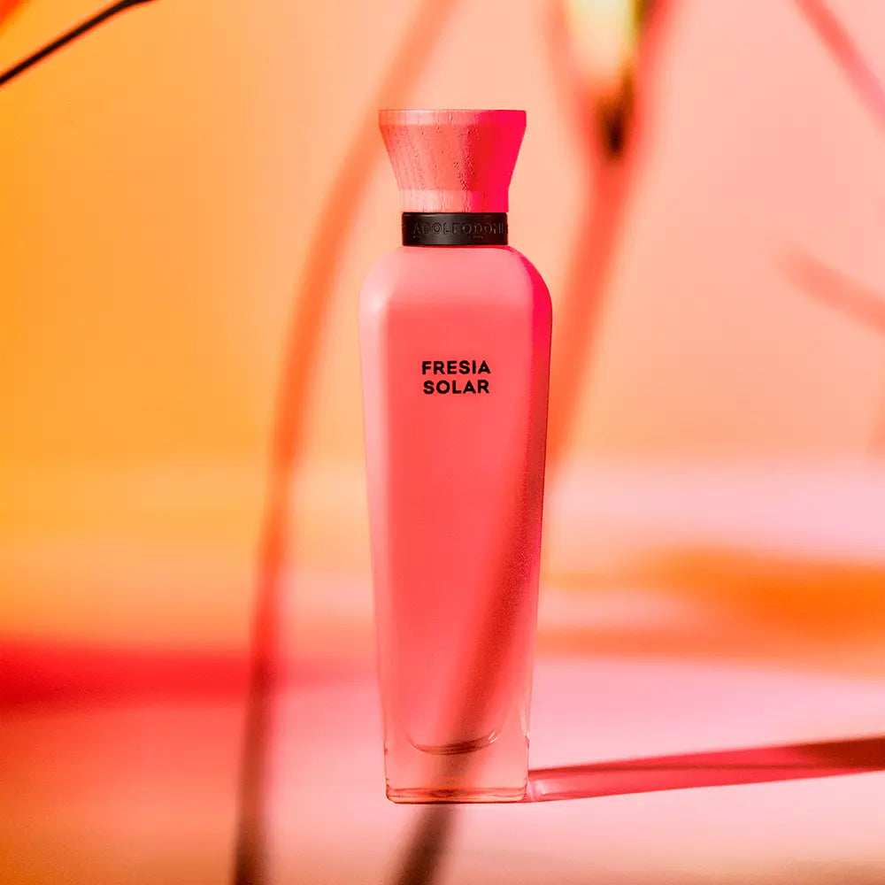 Fragancia femenina Fresia Solar de Adolfo Domínguez aroma floral amaderado en frasco transparente de 120ml