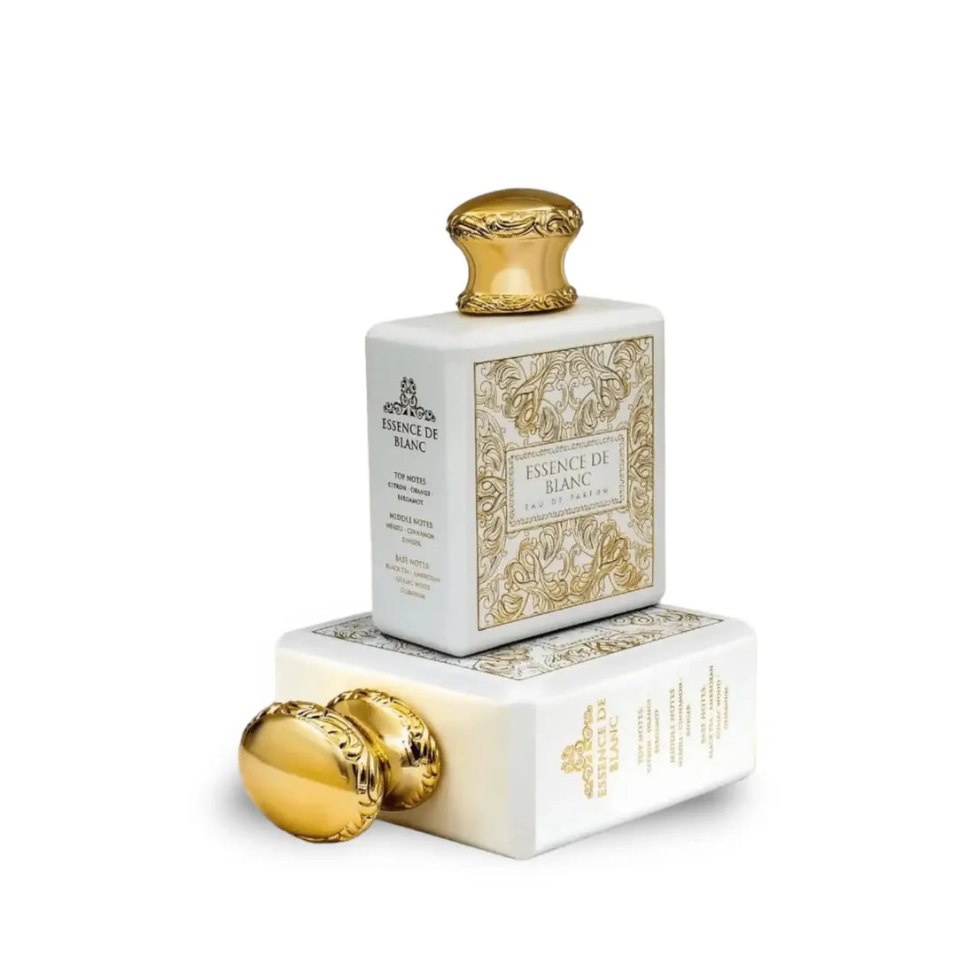 Vista frontal del perfume French Avenue Essence De Blanc mostrando el logotipo y el diseño minimalista del frasco