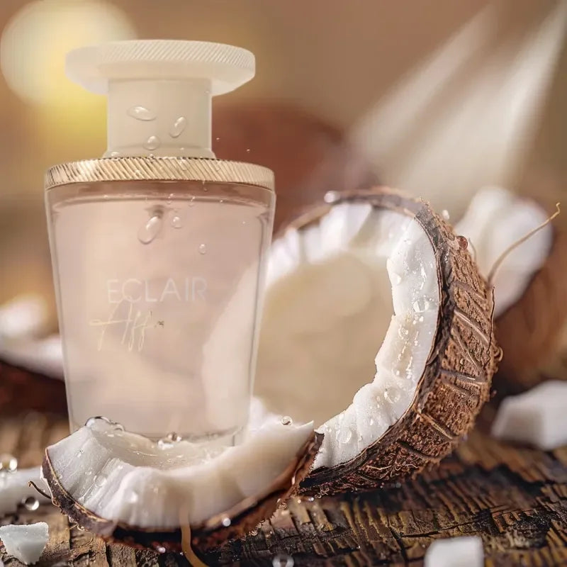 Detalle del frasco del perfume Éclair Affair French Avenue con reflejos suaves y acabado sofisticado