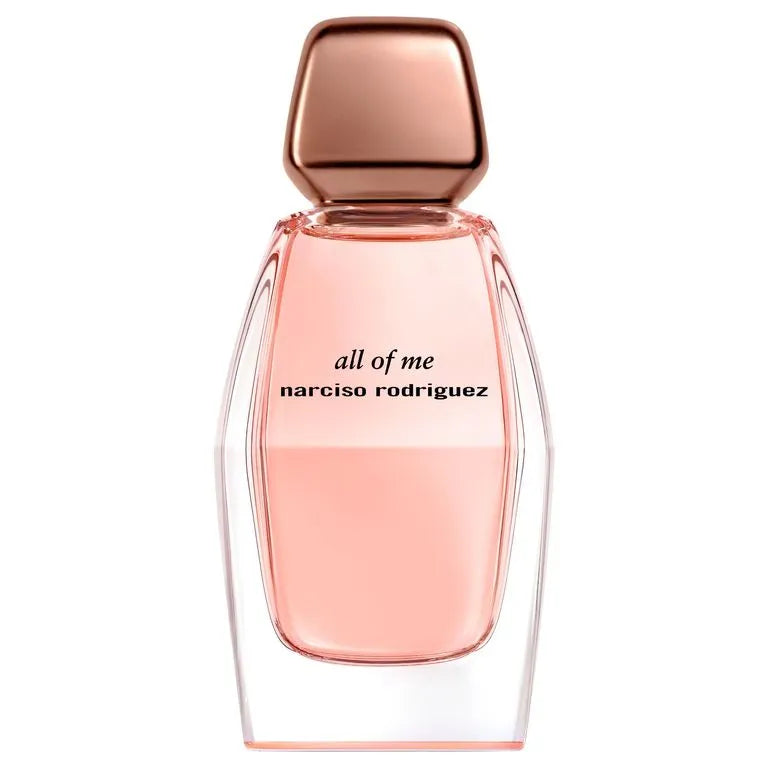 detalle del frasco perfume narciso rodriguez all of me 90 ml con logotipo grabado y tono rosado brillante