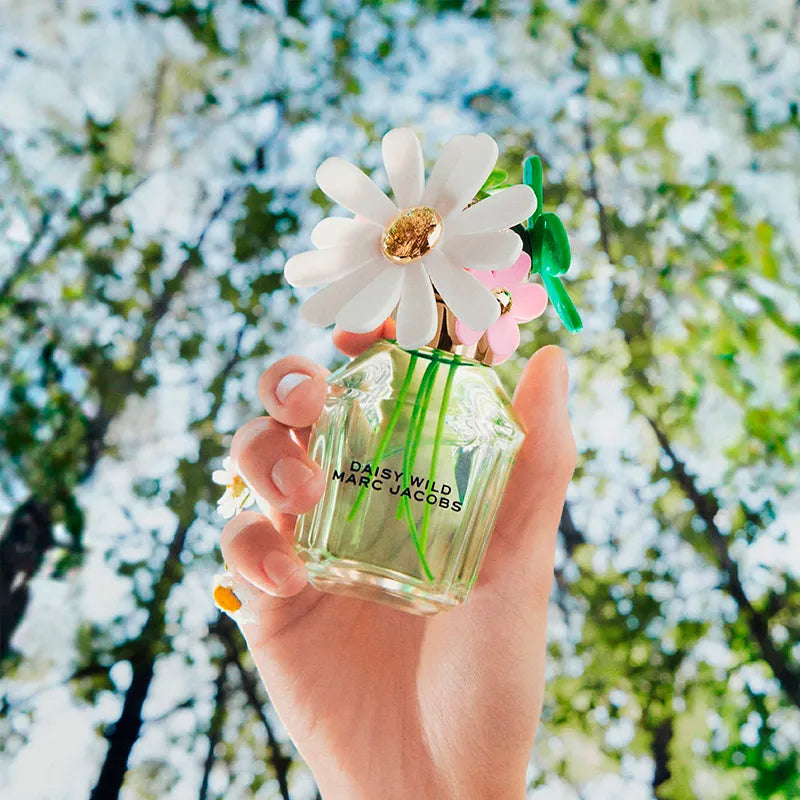 Detalle botella Marc Jacobs Daisy Wild Eau de Parfum