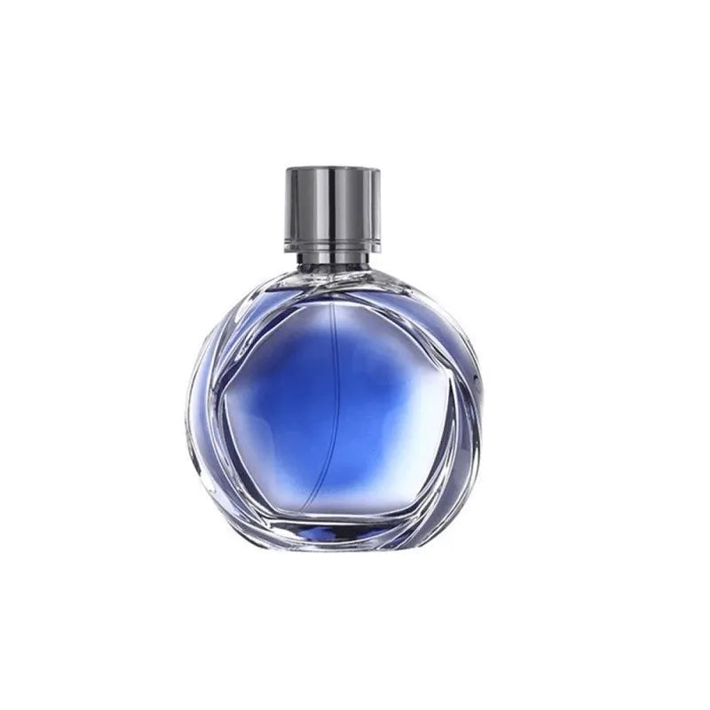 vista del perfume quizas de loewe mostrando su diseño elegante y forma curva con tapa brillante