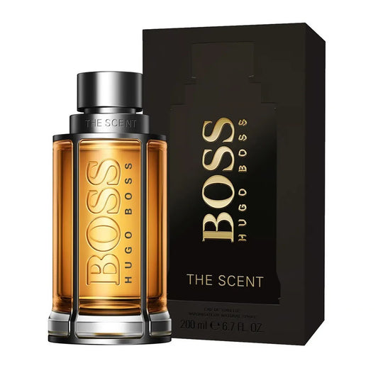 Perfume Hugo Boss The Scent 200ml frasco elegante color ámbar sobre fondo blanco mostrando su diseño clásico y sofisticado