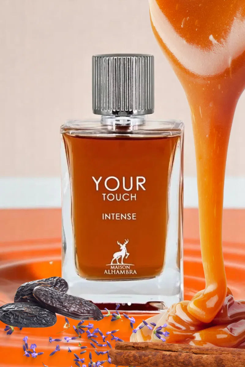 Primer plano del logo y nombre de la fragancia Your Touch Intense