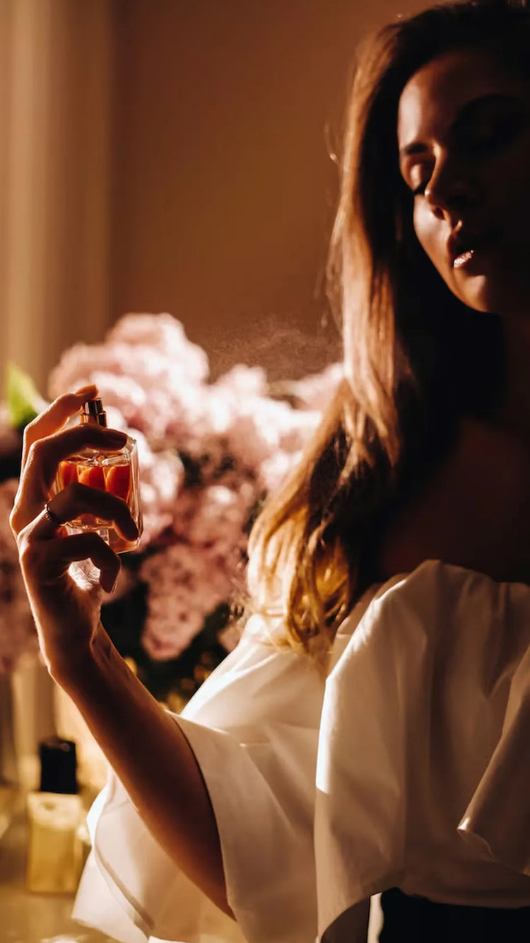 imagen de perfumes de mujer originales en colombia frascos exclusivos de central perfumes bogota para dama