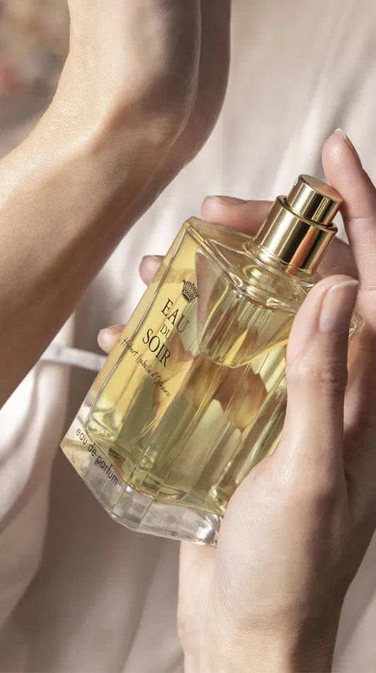 Colección de perfumes Sisley originales para mujer con fragancias florales, chipre y amaderadas de estilo elegante y sofisticado.