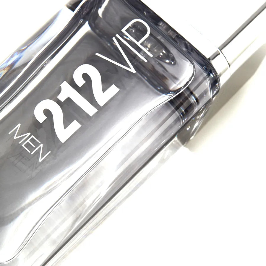 Vista frontal del perfume 212 VIP Men 200ml Carolina Herrera fragancia masculina moderna y sofisticada