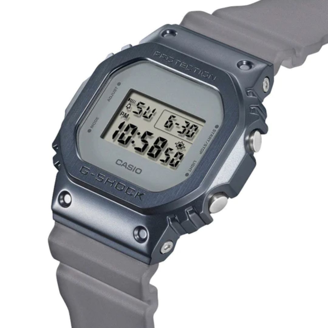 Reloj Casio GM-5600MF-2DR