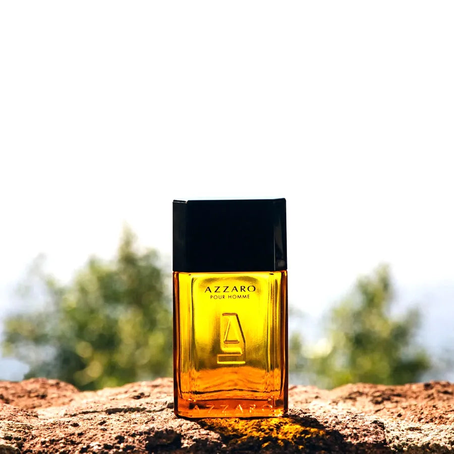 Vista frontal del perfume Azzaro Pour Homme fragancia masculina sofisticada de 200ml