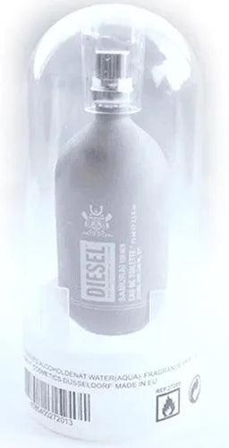 diesel samurai imagen del perfume sobre fondo blanco mostrando su tapa cromada y logotipo grabado