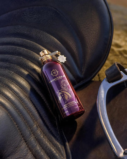 imagen del perfume montale arabians rose leather mostrando su frasco elegante y fondo oscuro que resalta su estilo