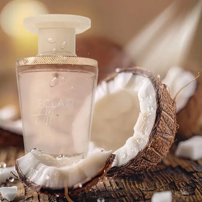 Detalle del frasco del perfume Éclair Affair French Avenue con reflejos suaves y acabado sofisticado