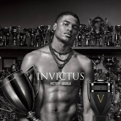 detalle del frasco del perfume invictus victory absolu eau de parfum para hombres original