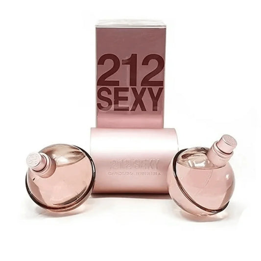 Frasco de Carolina Herrera 212 Sexy EDP 100ml, con diseño curvo, tonos metálicos rosados y acabado elegante.