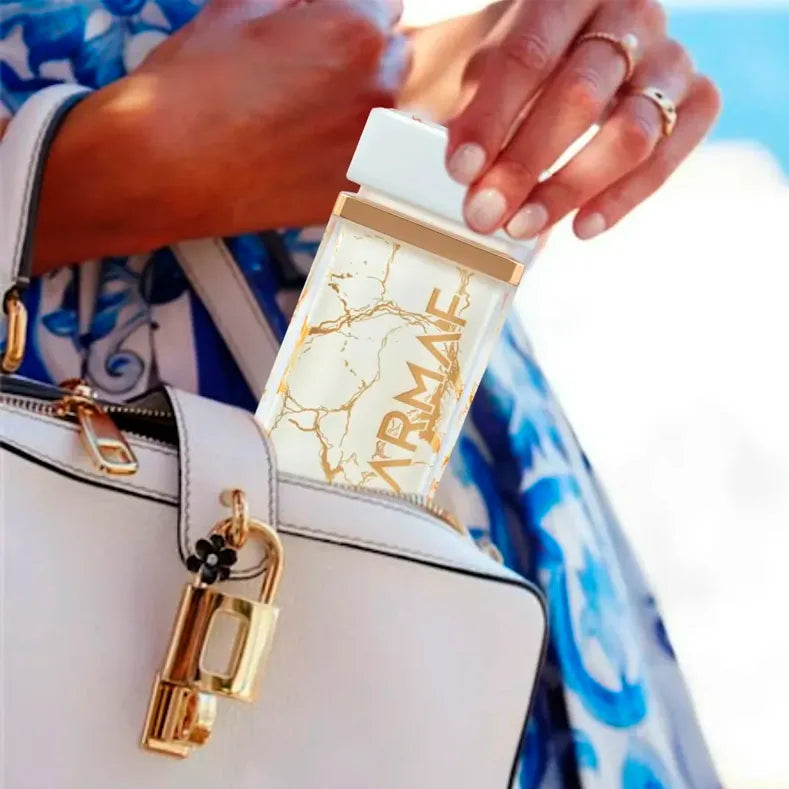 Frasco del perfume Perle d'Or Armaf diseño elegante y moderno