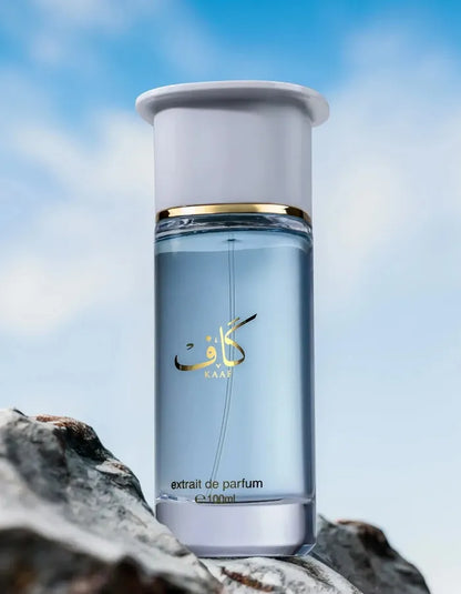 Vista frontal del perfume Kaaf Ahmed Al Maghribi
