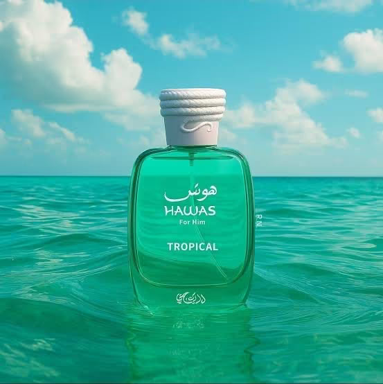 Fragancia masculina Rasasi Hawas Tropical con notas de piña coco y sándalo