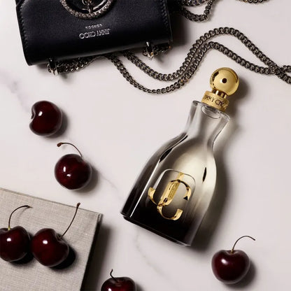 presentacion completa del perfume i want choo forever jimmy choo con frasco y caja en composicion ordenada