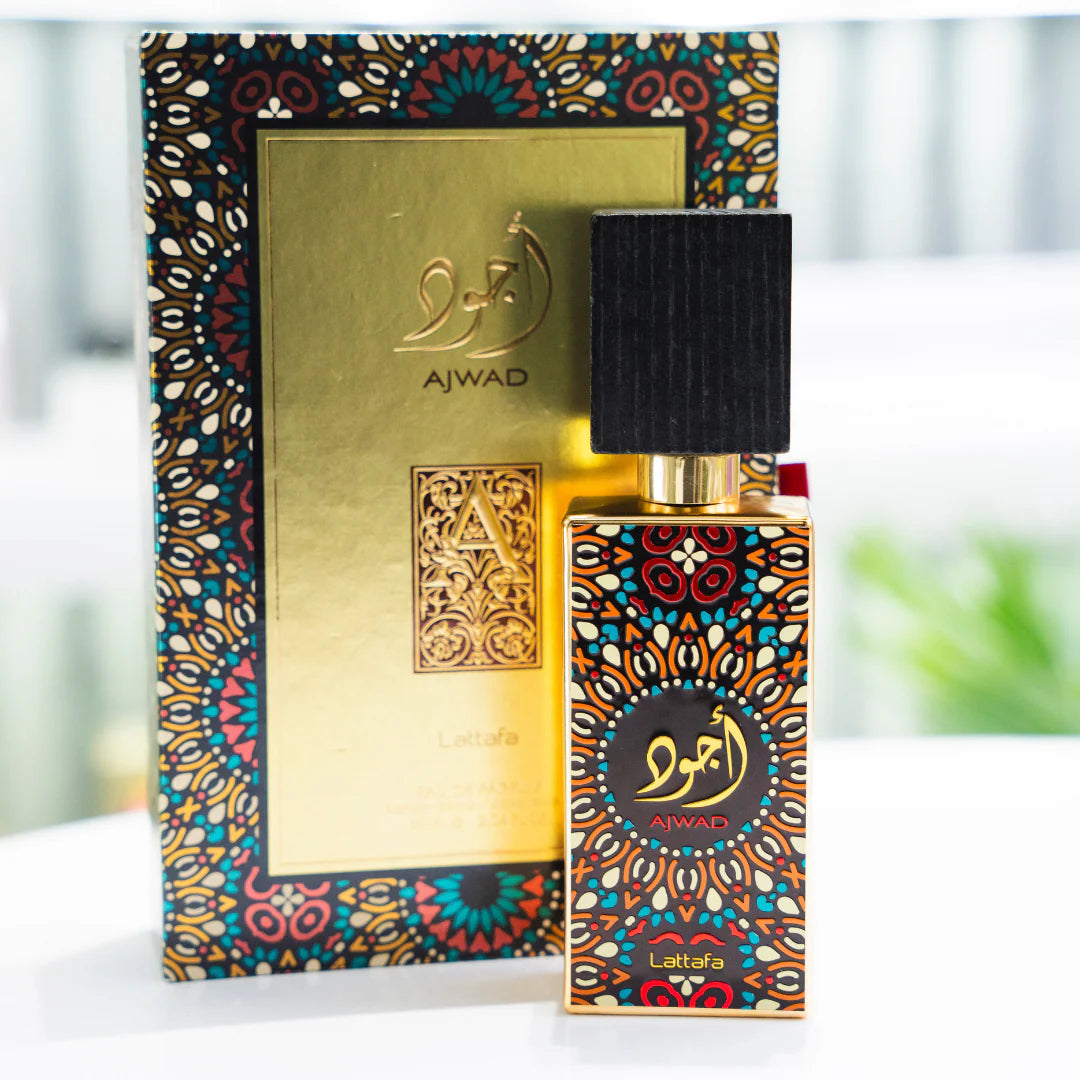Detalle del frasco Lattafa Ajwad Eau De Parfum Unisex 60ml