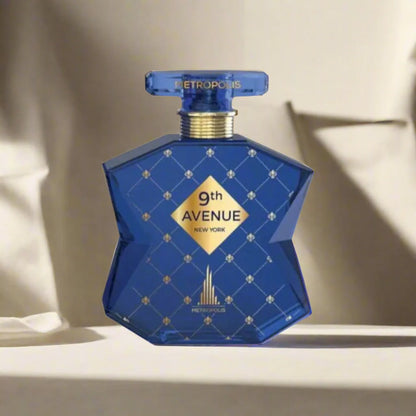 vista frontal del perfume metropolis 9th avenue new york 100ml mostrando su diseño moderno sobre fondo blanco