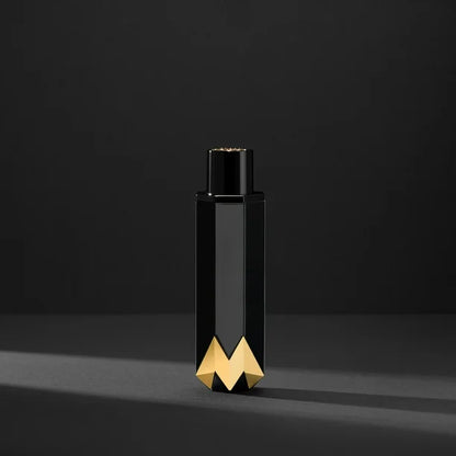 Detalle del frasco Maluma Royalty Onyx hombre