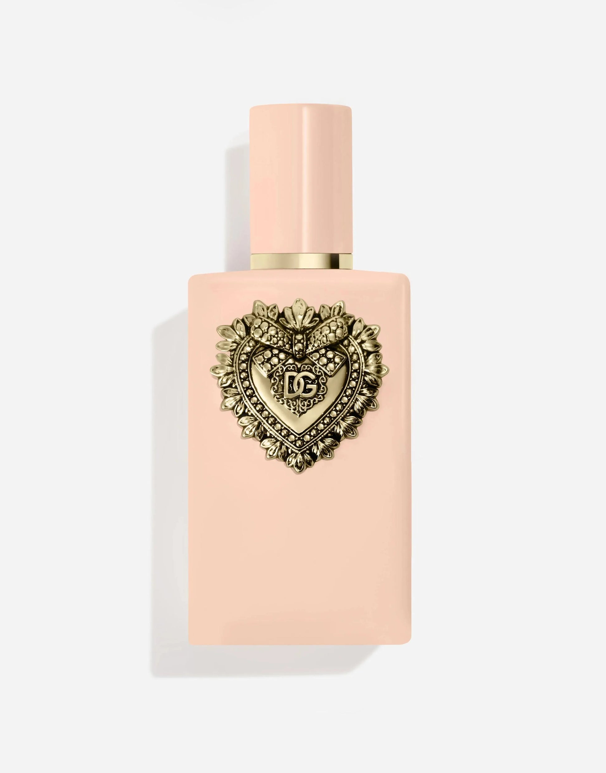 fotografia del perfume my devotion dolce gabbana en angulo frontal mostrando su frasco de vidrio y diseño elegante
