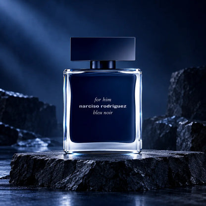 narciso rodriguez bleu noir edt 100 ml para hombre en ambiente masculino azul oscuro