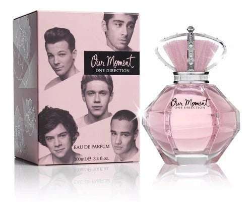 Caja del perfume Our Moment One Direction con diseño juvenil y tonos rosados