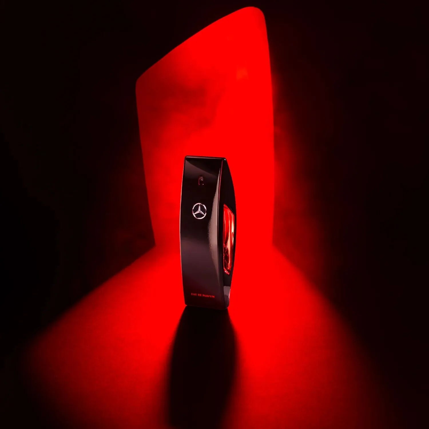 imagen de la caja y diseño del perfume Mercedes Benz Club Black eau de parfum