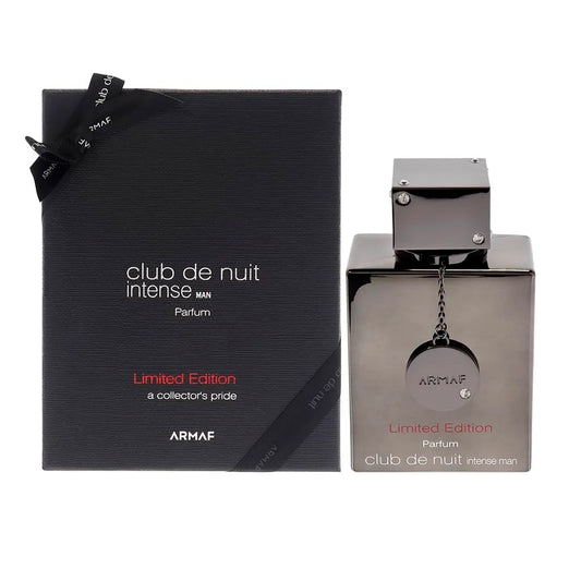 Botella negra Club De Nuit Intense Parfum Armaf con detalles plateados y diseño elegante