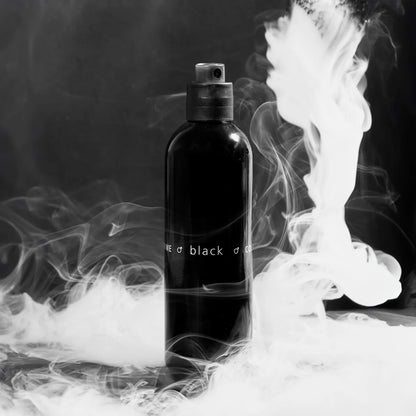 Botella de perfume Colour Me Black Milton Lloyd 100ml para hombre con notas orientales y especiadas duraderas