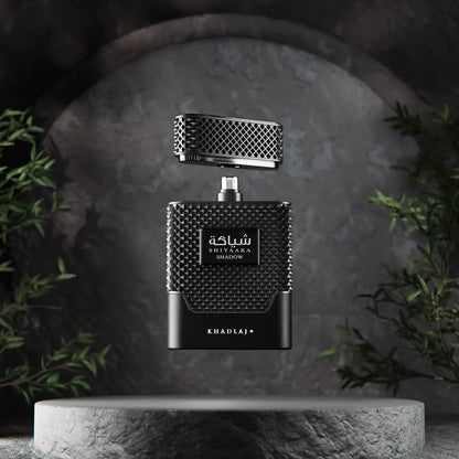 Perfume Khadlaj Shiyaaka Shadow 100ml Eau de Parfum presentado sobre fondo neutro con iluminación profesional