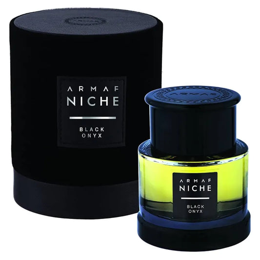 Botella negra lujosa de perfume Niche Black Onyx Armaf con detalles dorados y diseño moderno
