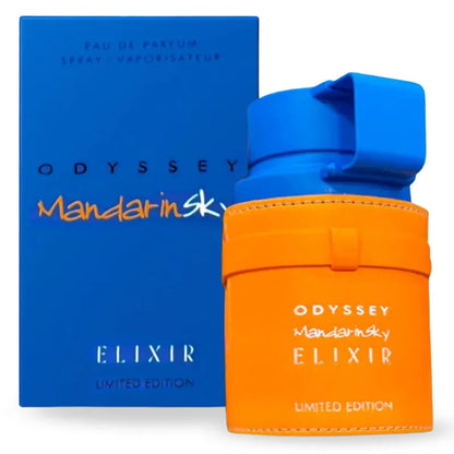Botella azul degradé de perfume Odyssey Mandarin Sky con diseño moderno y elegante
