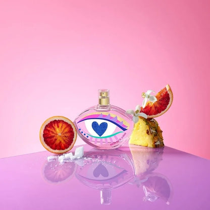 foto del perfume agatha ruiz de la prada look fun destacando su presentación divertida y esencia floral frutal