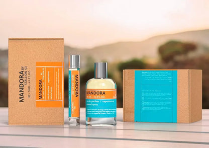 detalle del set mandora by stallion 53 que incluye frasco principal y presentación de viaje eau de parfum