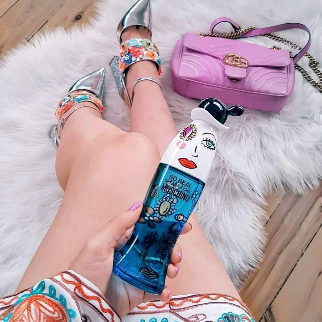 perfume moschino so real cheap and chic edt para mujer en frasco 100ml con aroma floral frutal y diseño creativo distintivo de moschino