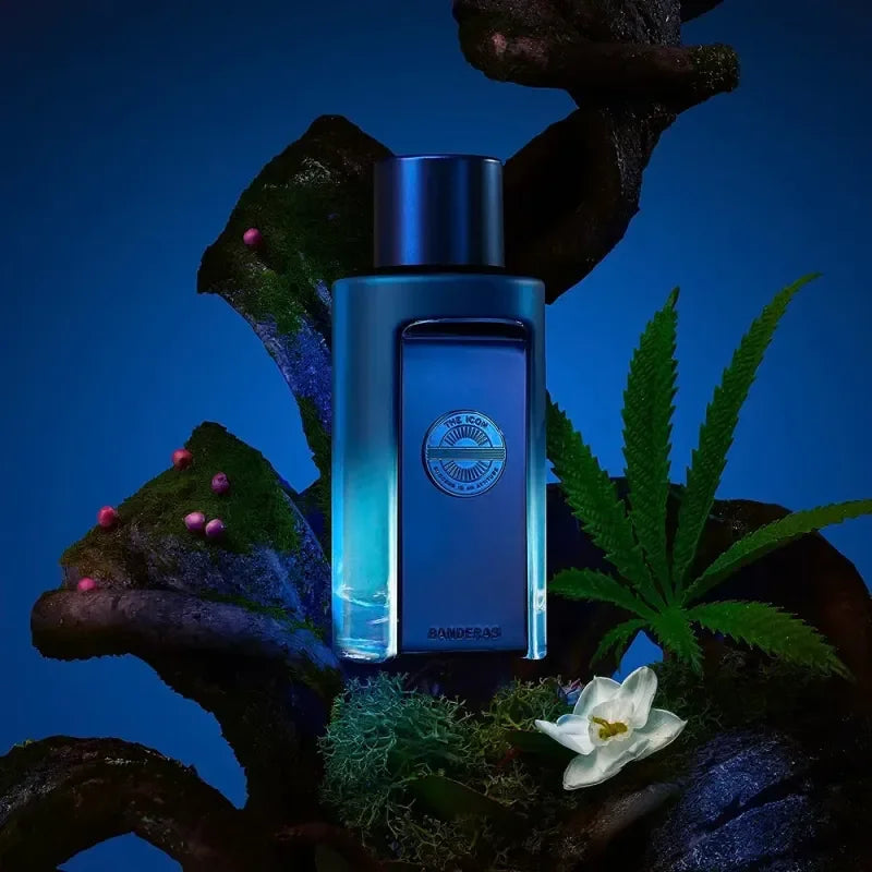 foto del perfume the icon supreme 100 ml resaltando su diseño moderno y su aroma sofisticado