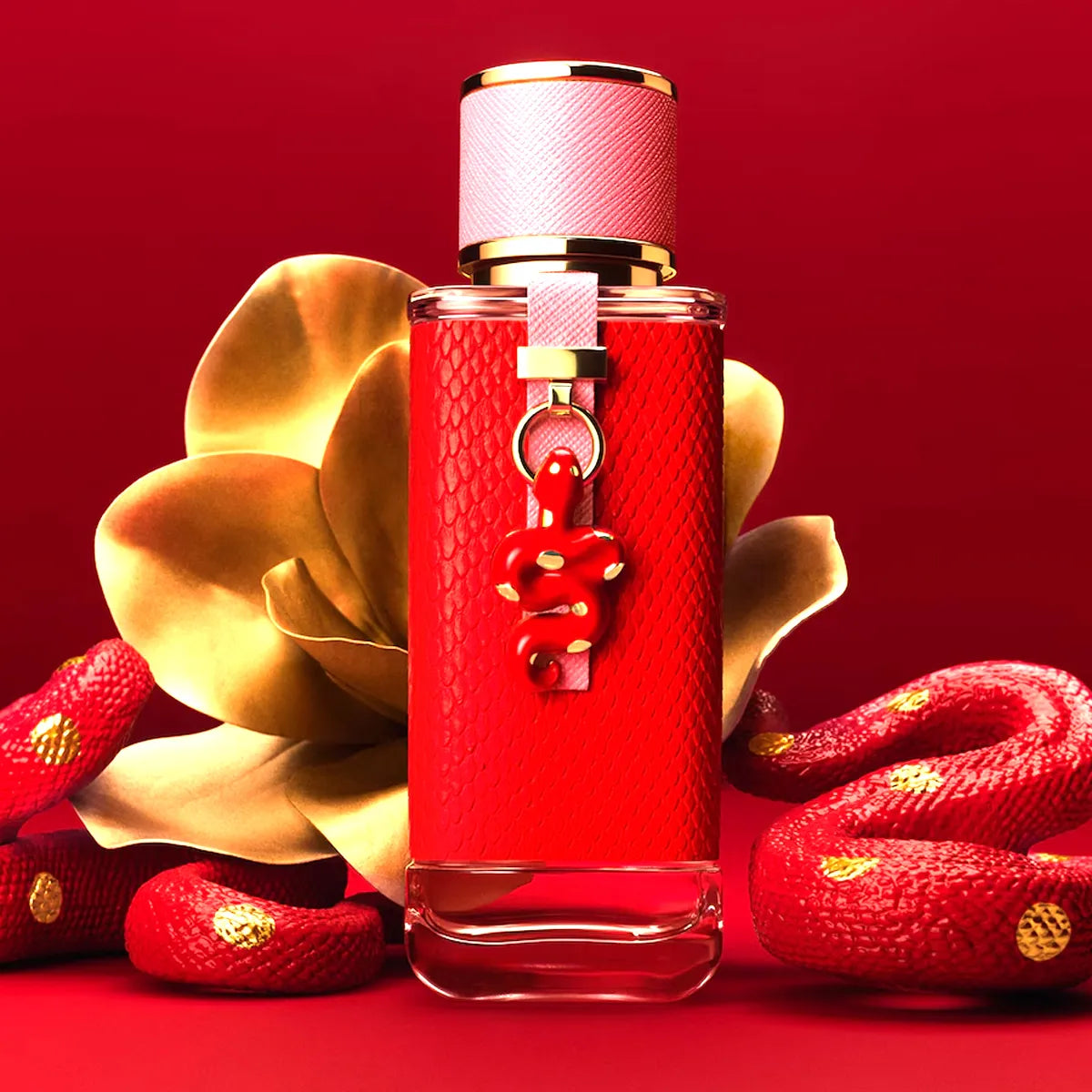Publicidad de la fragancia nocturna y elegante Carolina Herrera Lunar Lover Eau de Parfum