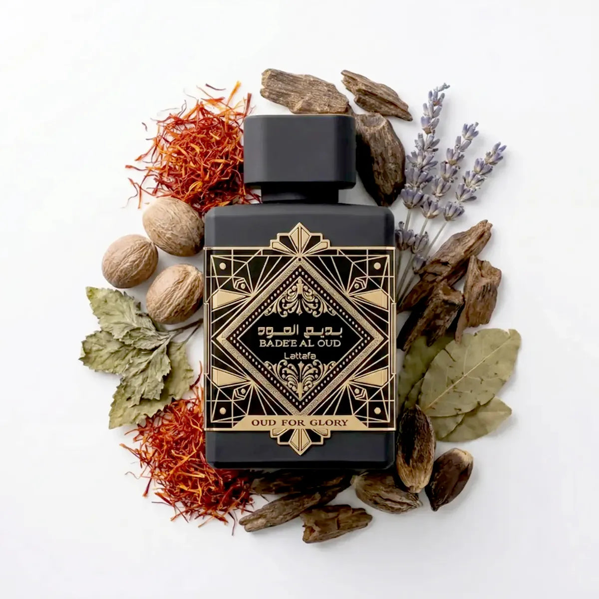 Publicidad del perfume árabe para hombre y mujer Lattafa Oud For Glory Eau de Parfum