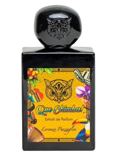 detalle en primer plano del tapón del perfume Que Chimba Lorenzo Pazzaglia resaltando textura y acabado