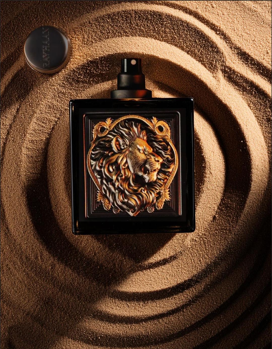 Fragancia masculina Rayhaan Lion con notas de pimienta cuero y sándalo