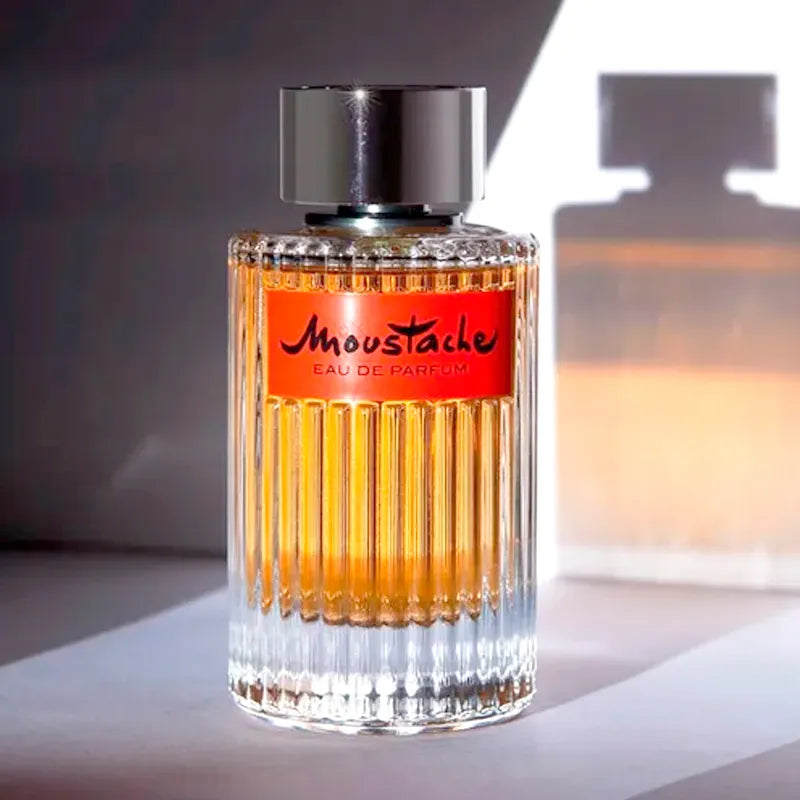 Frasco Rochas Moustache Eau de Parfum 125 ml diseño elegante