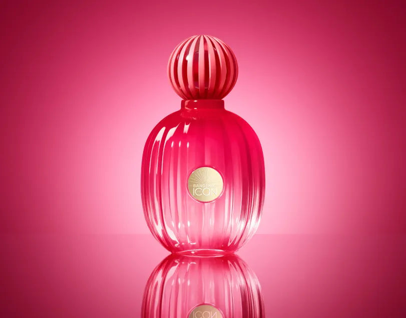 imagen del perfume the icon supreme woman sobre fondo neutro mostrando su familia olfativa floral oriental femenino