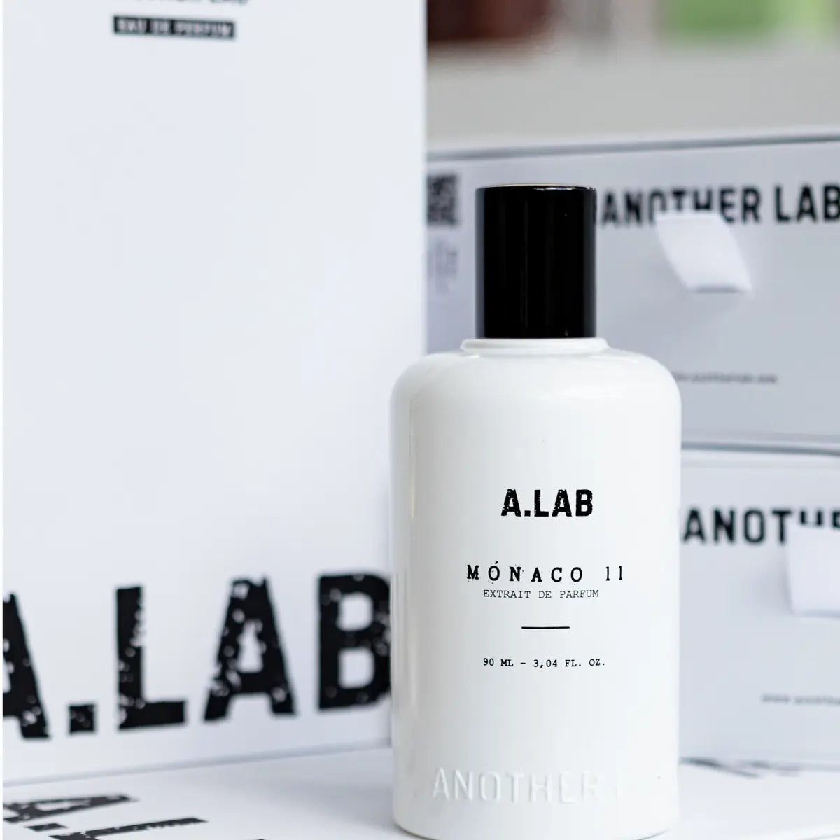 Vista previa del perfume Another Lab Mónaco 11 Extrait de Parfum 90 ml para hombre