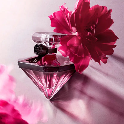 Vista frontal del perfume La Nuit Trésor L’Eau EDT 100ml mujer