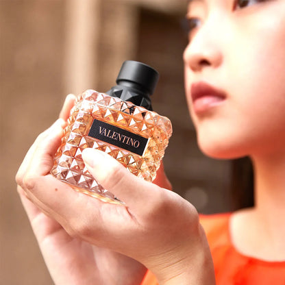 Vista frontal del perfume Valentino Donna Born In Roma Coral Fantasy Eau de Parfum