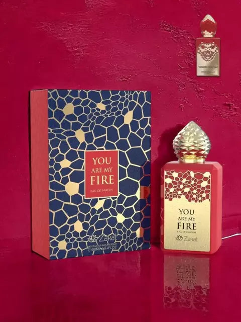 Vista lateral del perfume You Are My Fire Rouge Zakat Eau De Parfum 100ml